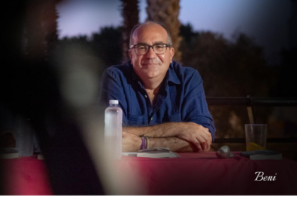 PRESENTADOR DEL CARTEL DE LA SEMANA SANTA 2026